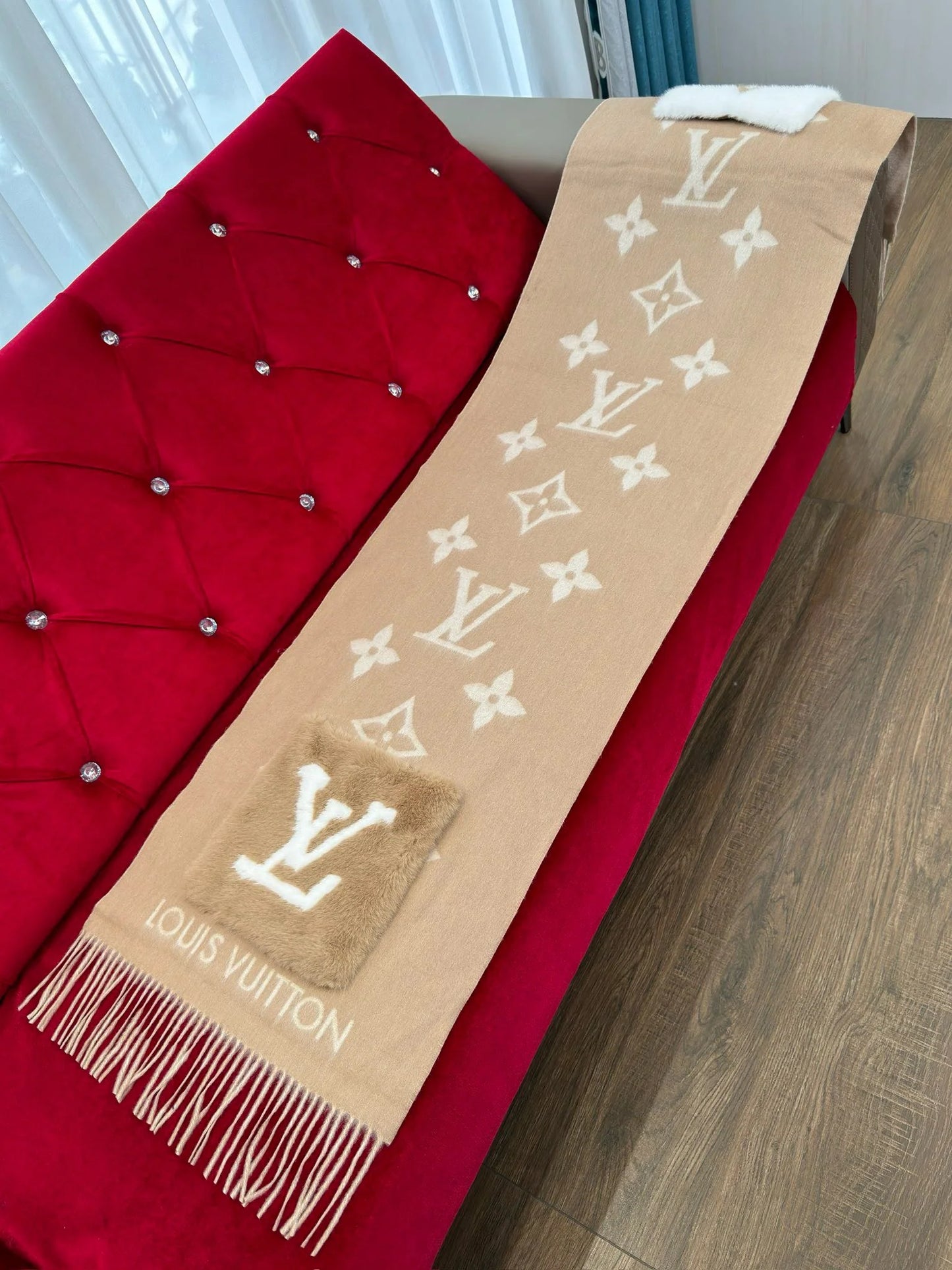 LV SCARF