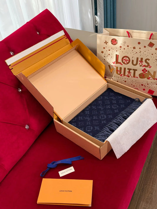LV SCARF