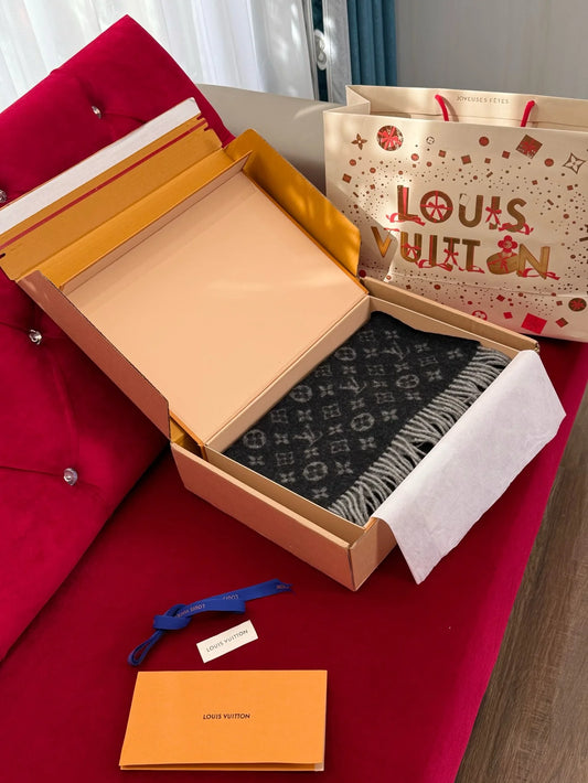 LV SCARF