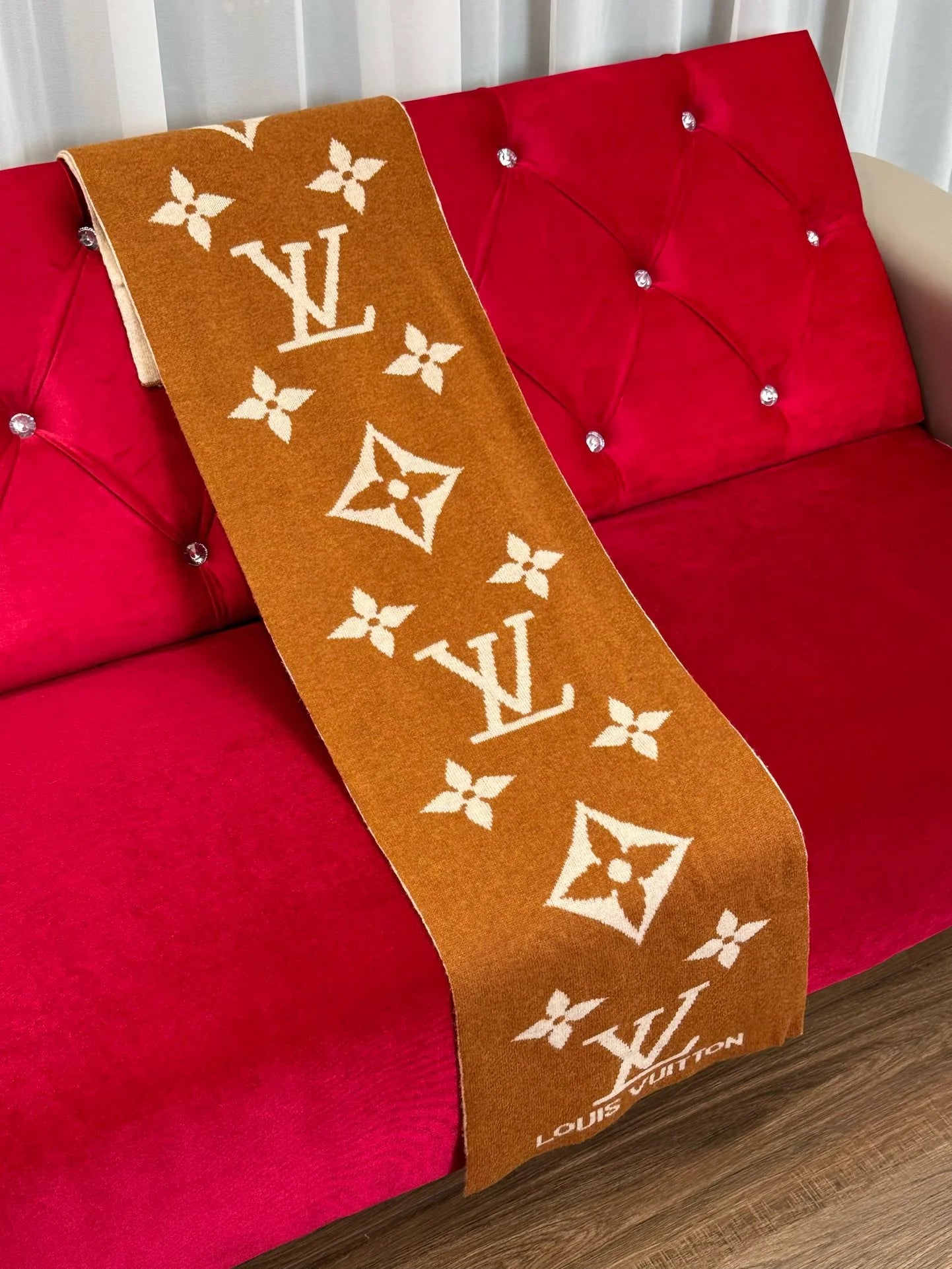 LV SCARF