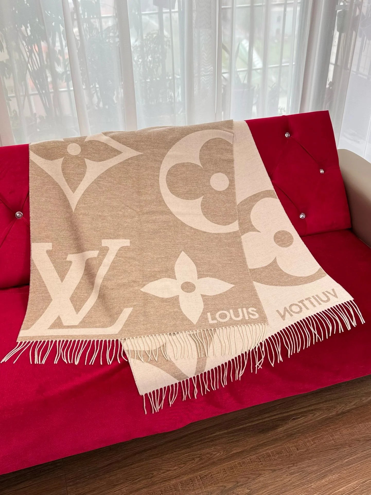 LV SCARF