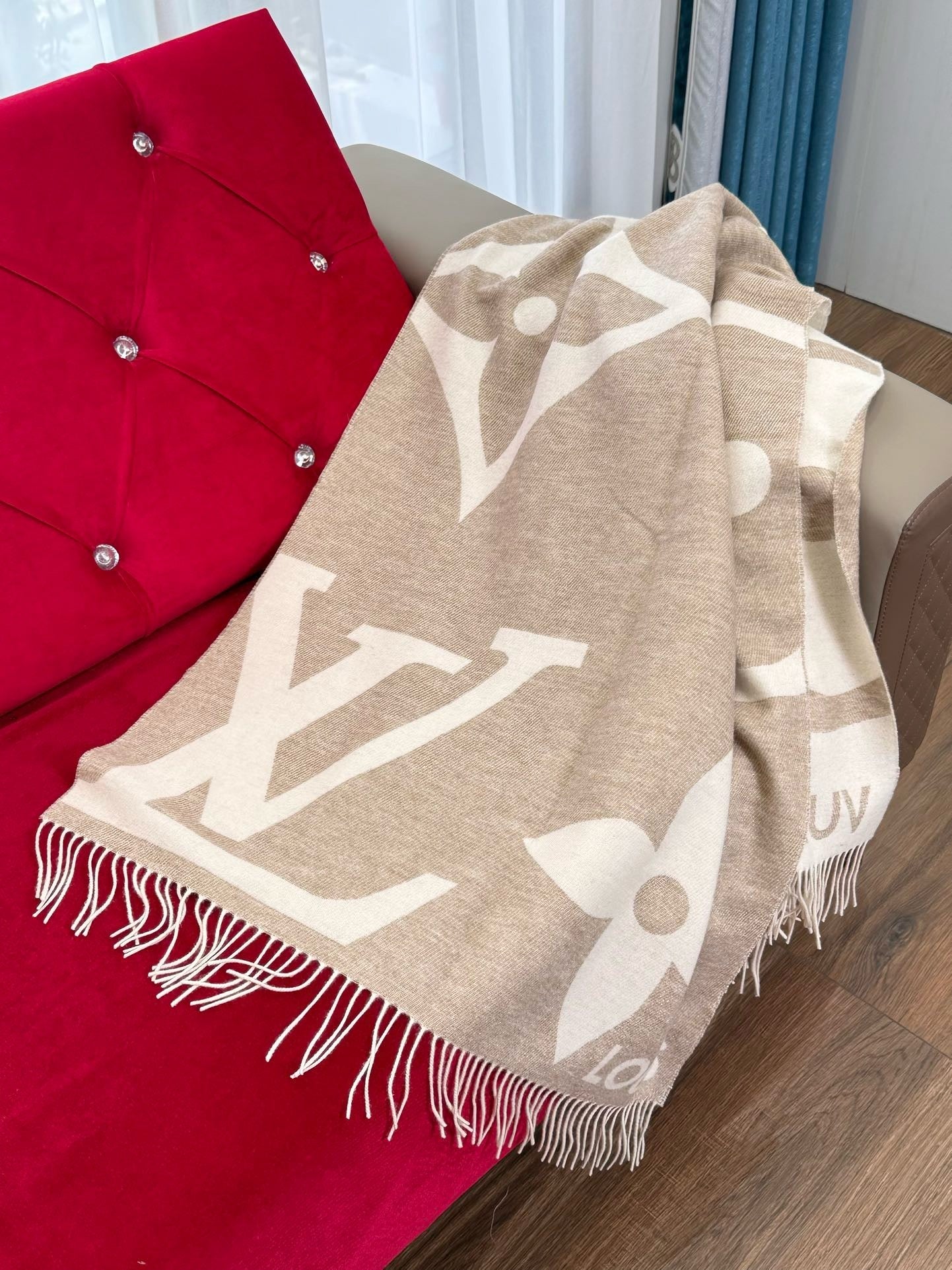 LV SCARF