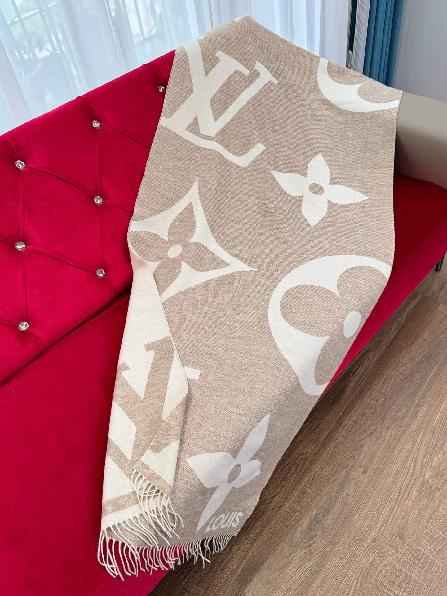 LV SCARF