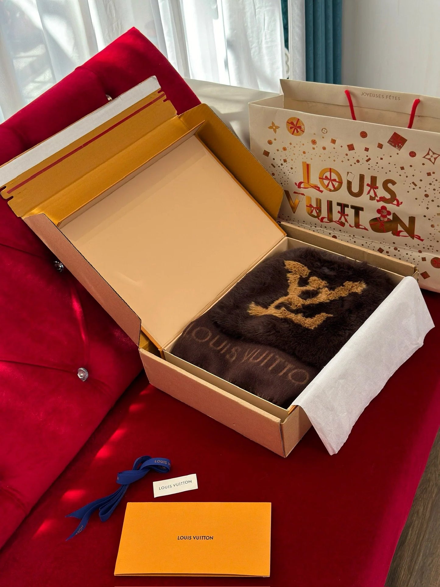 LV SCARF