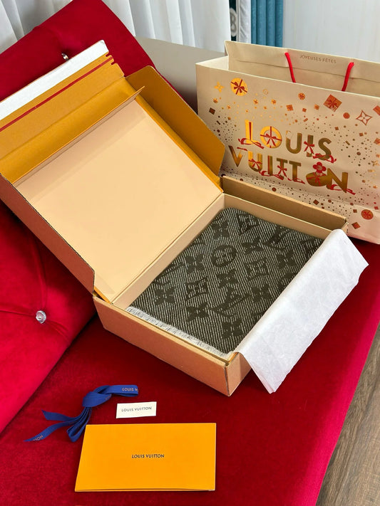 LV SCARF