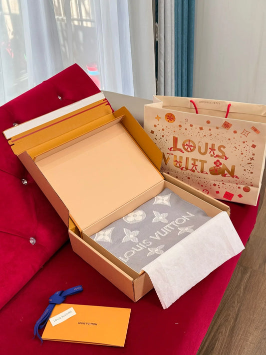 LV SCARF