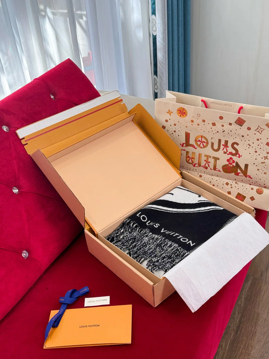 LV SCARF