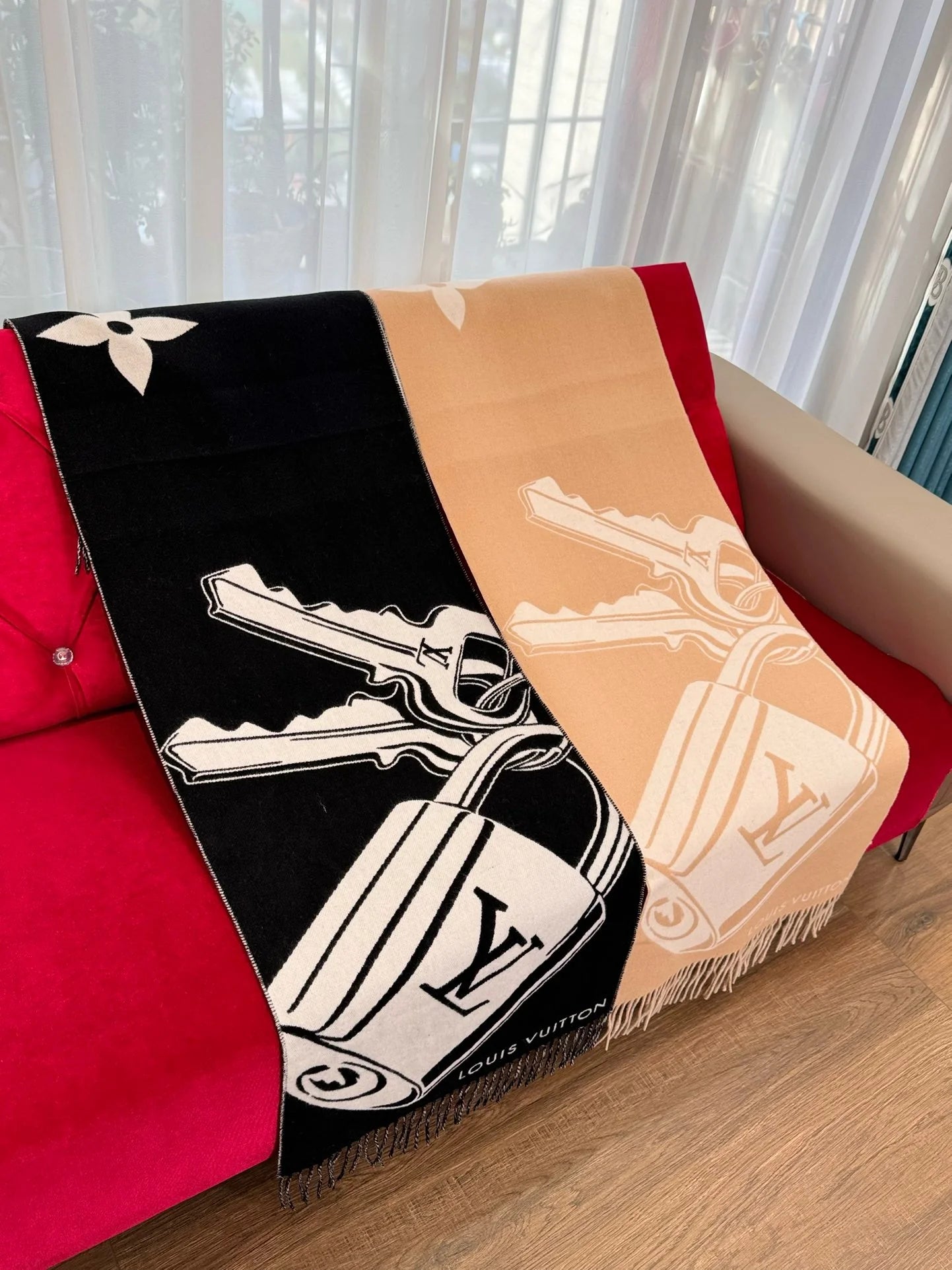 LV SCARF