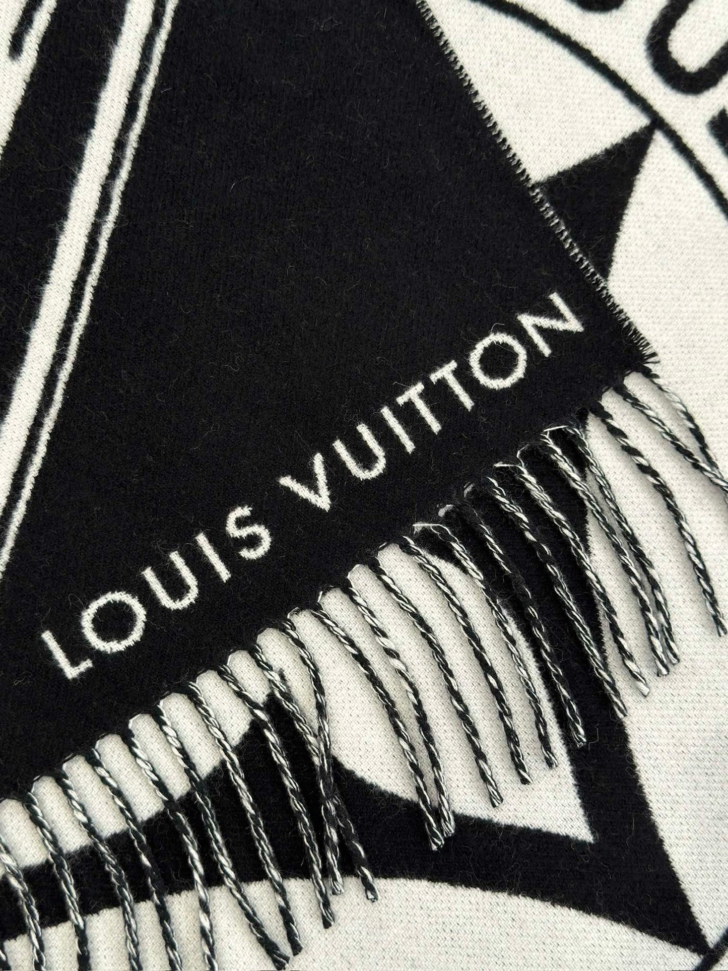 LV SCARF