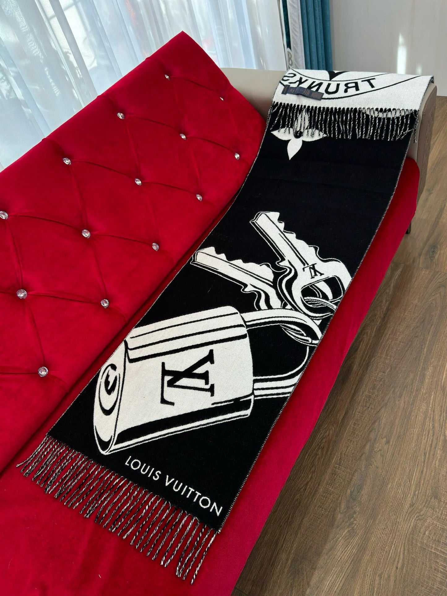 LV SCARF