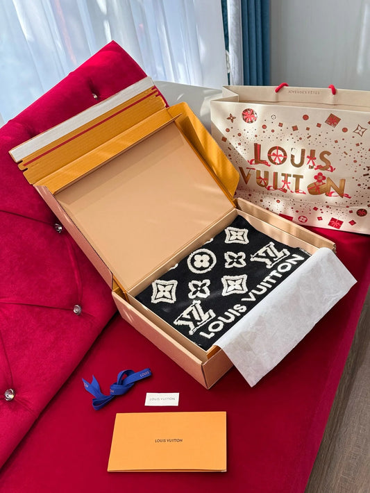 LV SCARF