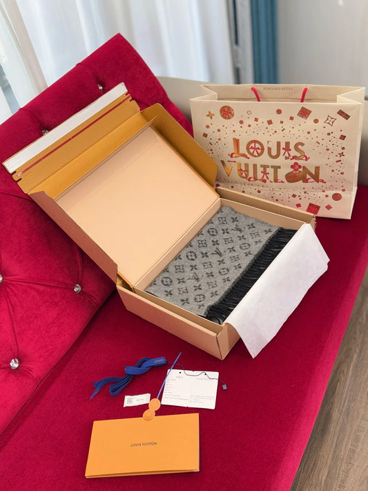 LV SCARF