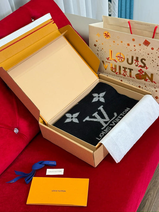 LV SCARF