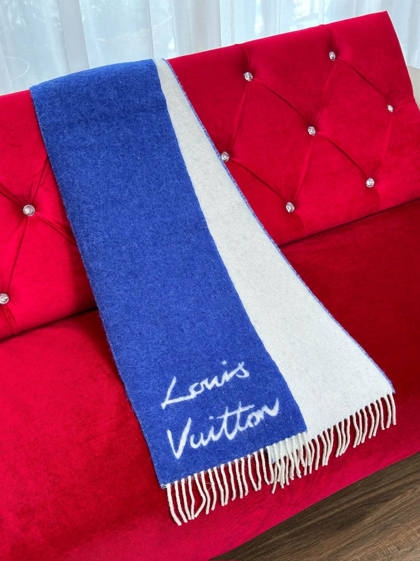 LV SCARF