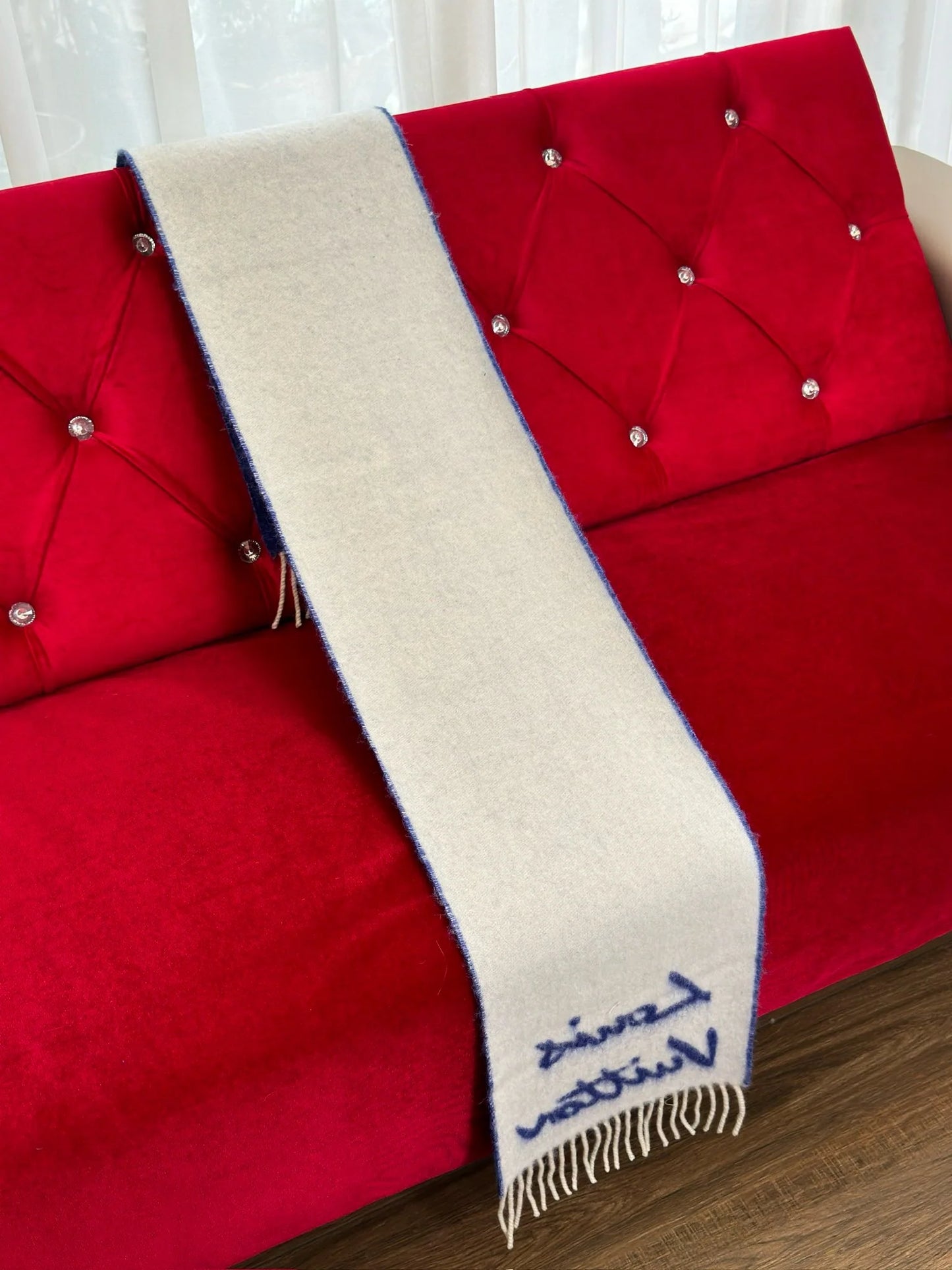 LV SCARF