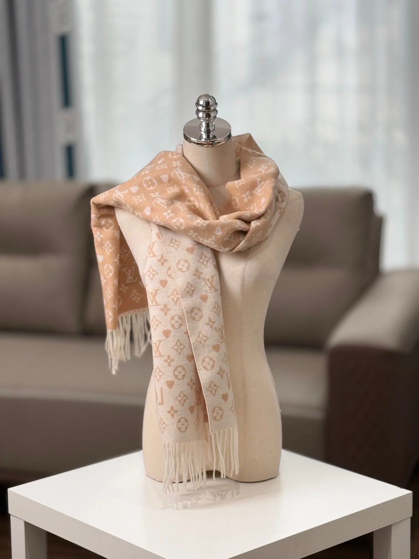 LV SCARF