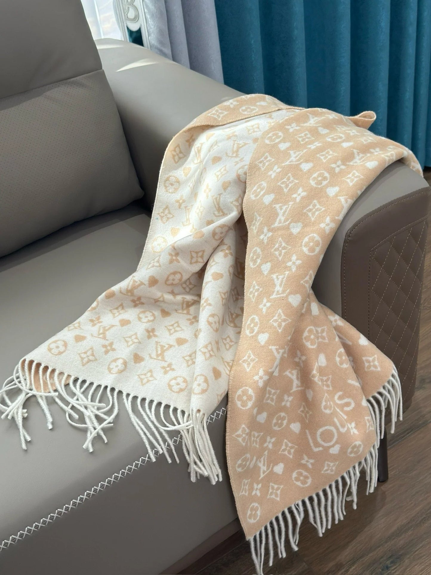 LV SCARF