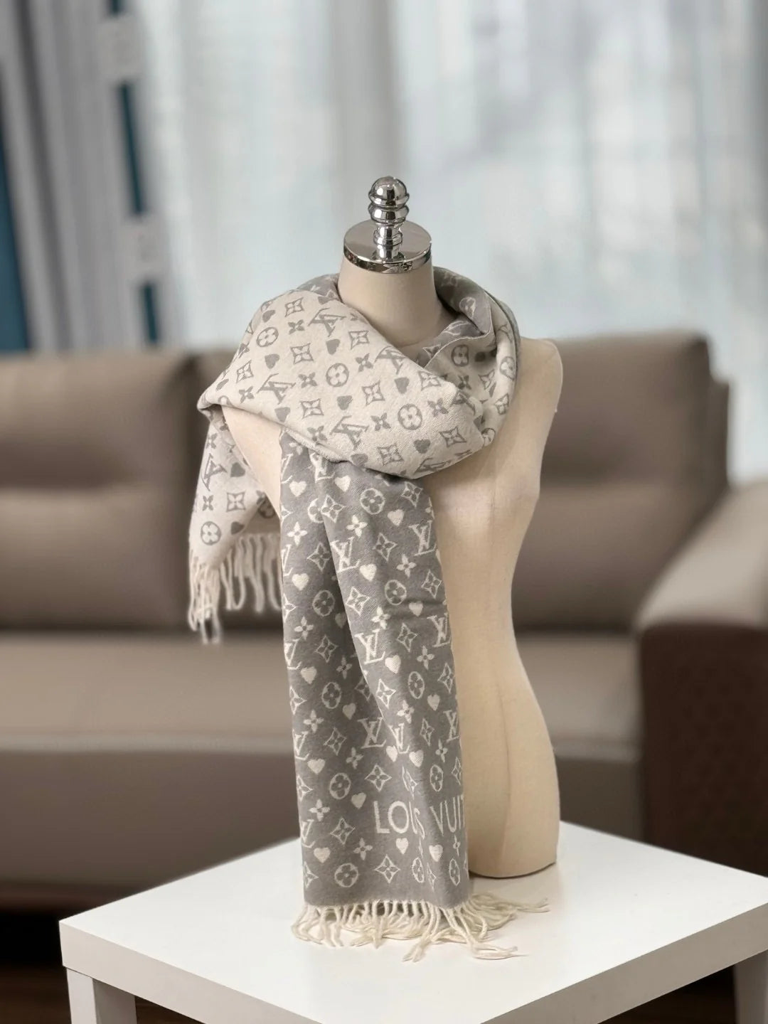 LV SCARF
