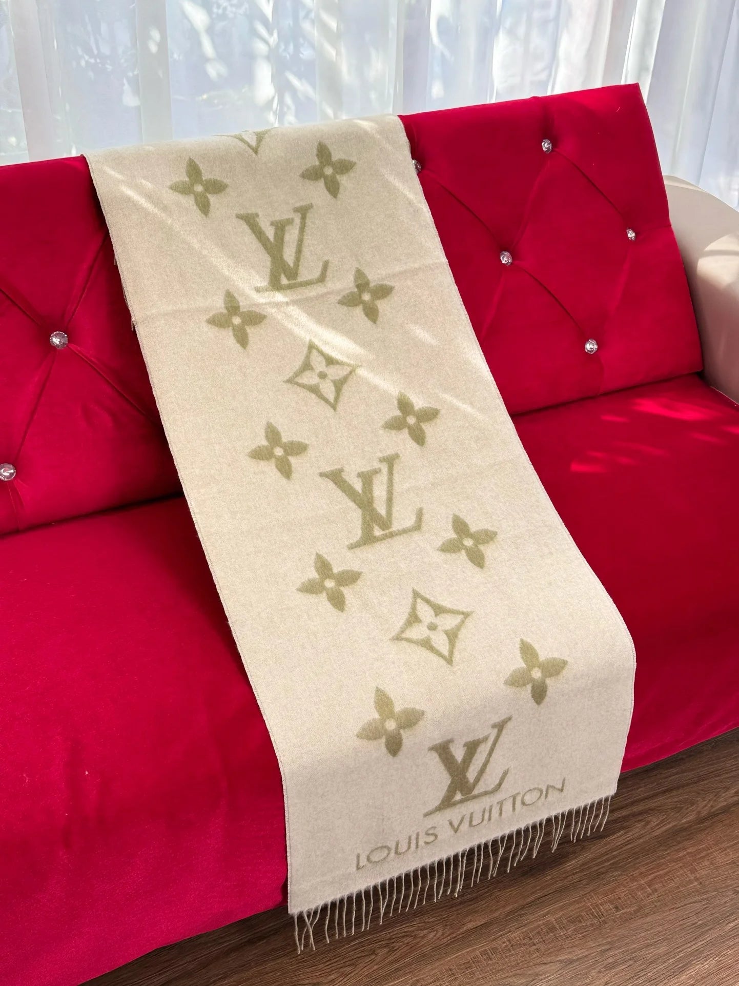 LV SCARF