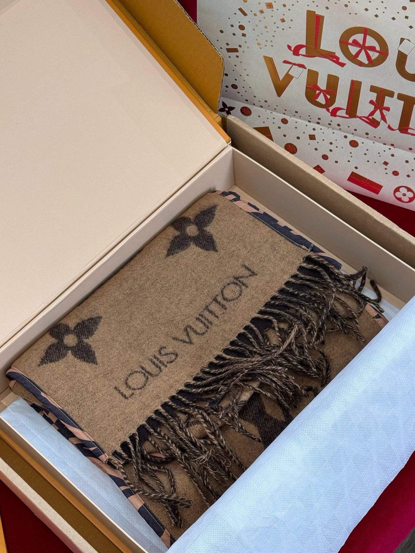 LV SCARF