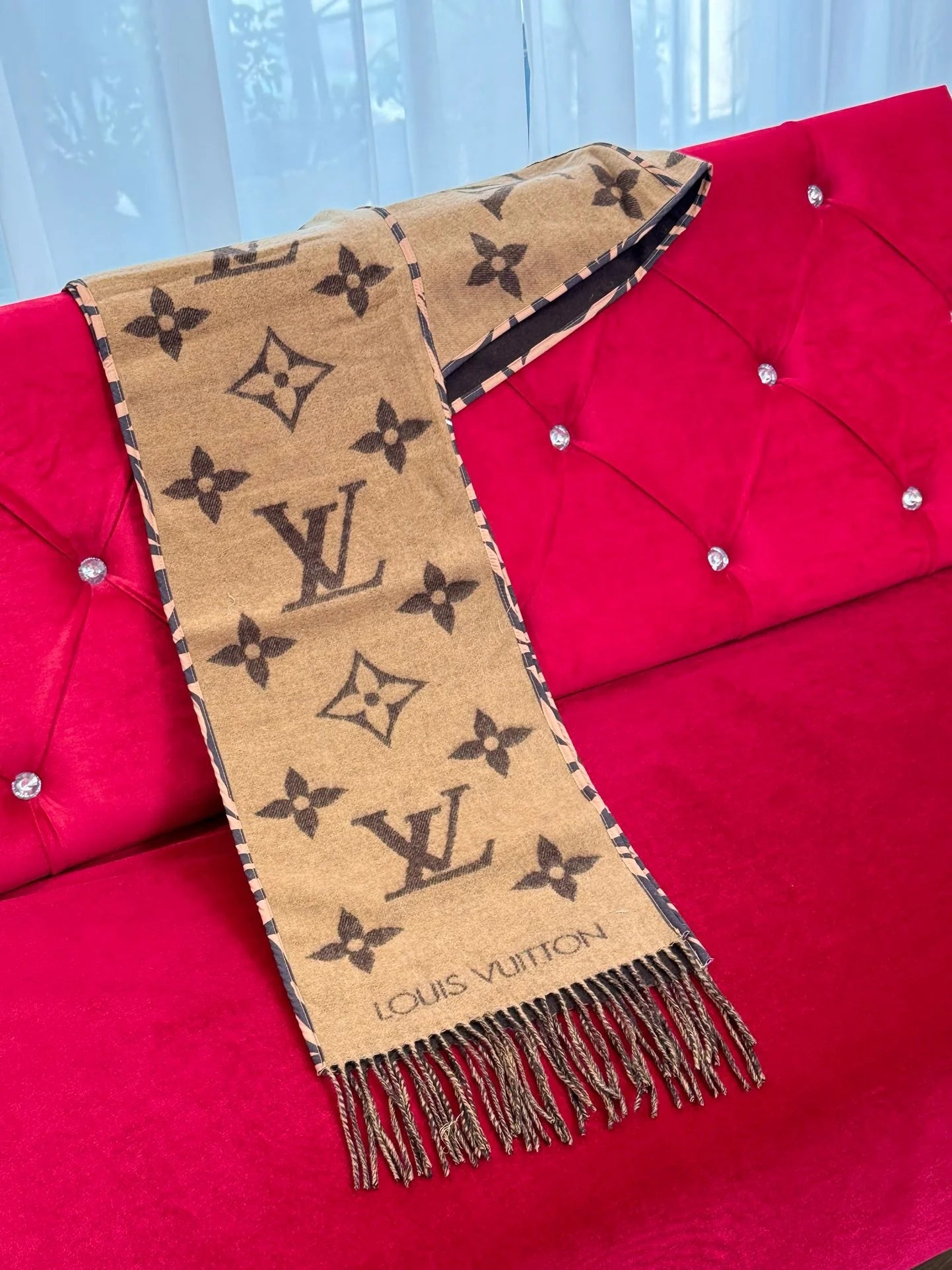 LV SCARF