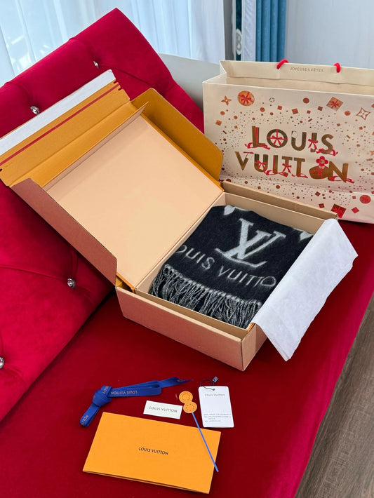 LV SCARF