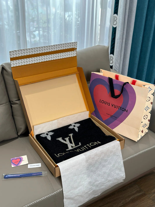 LV SCARF