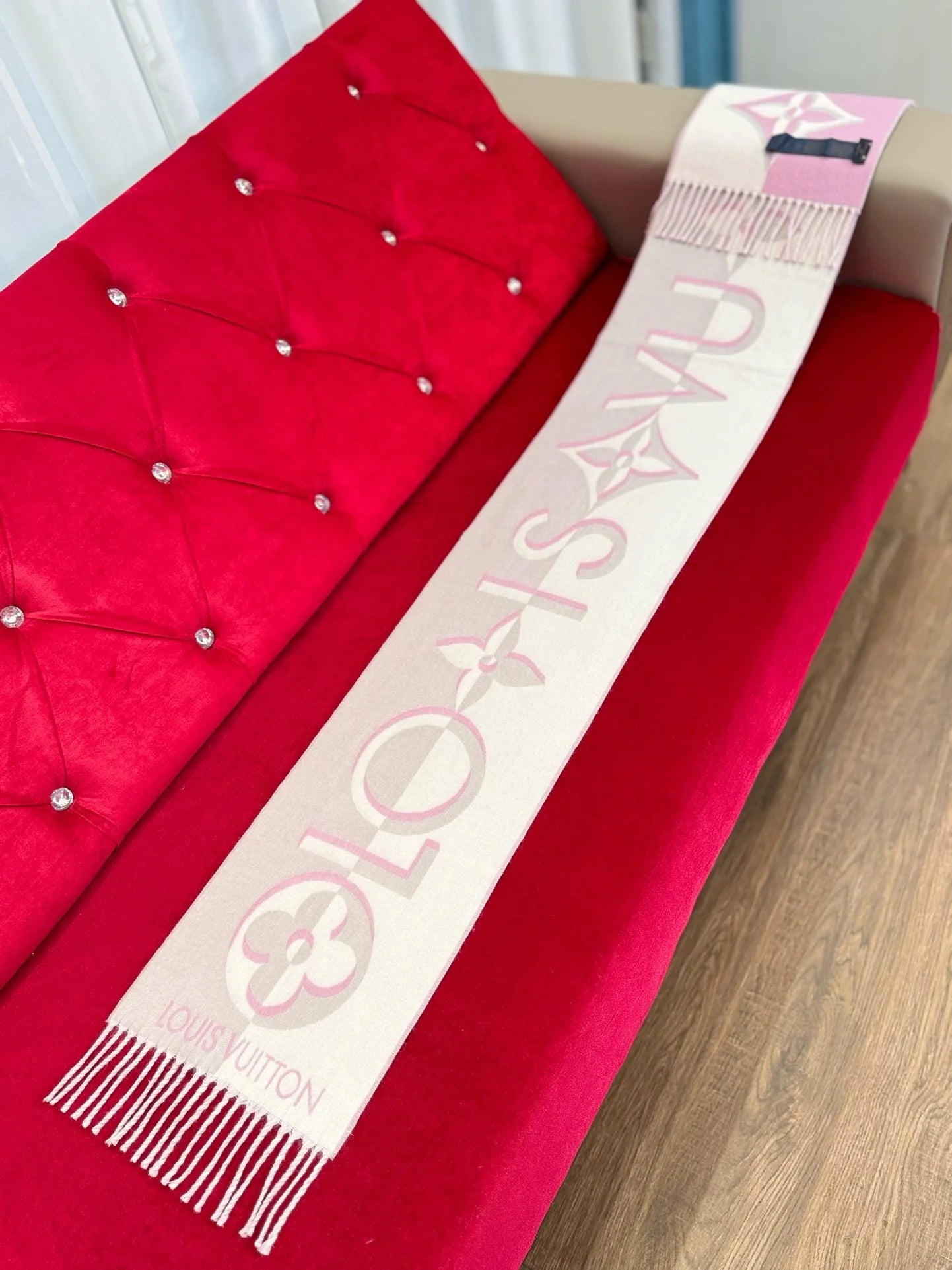 LV SCARF