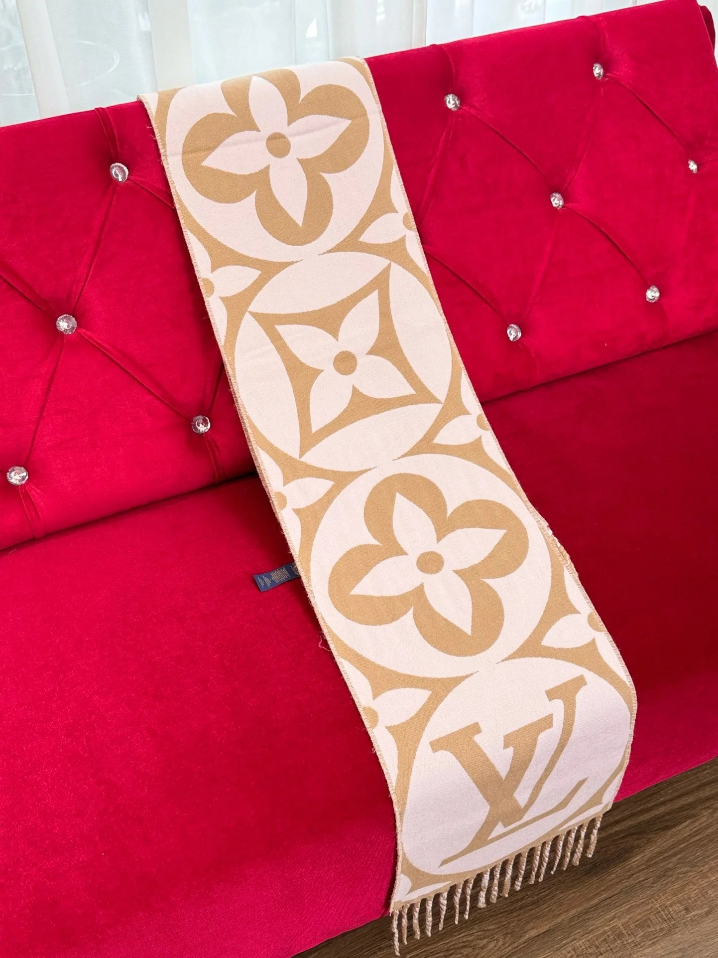 LV SCARF