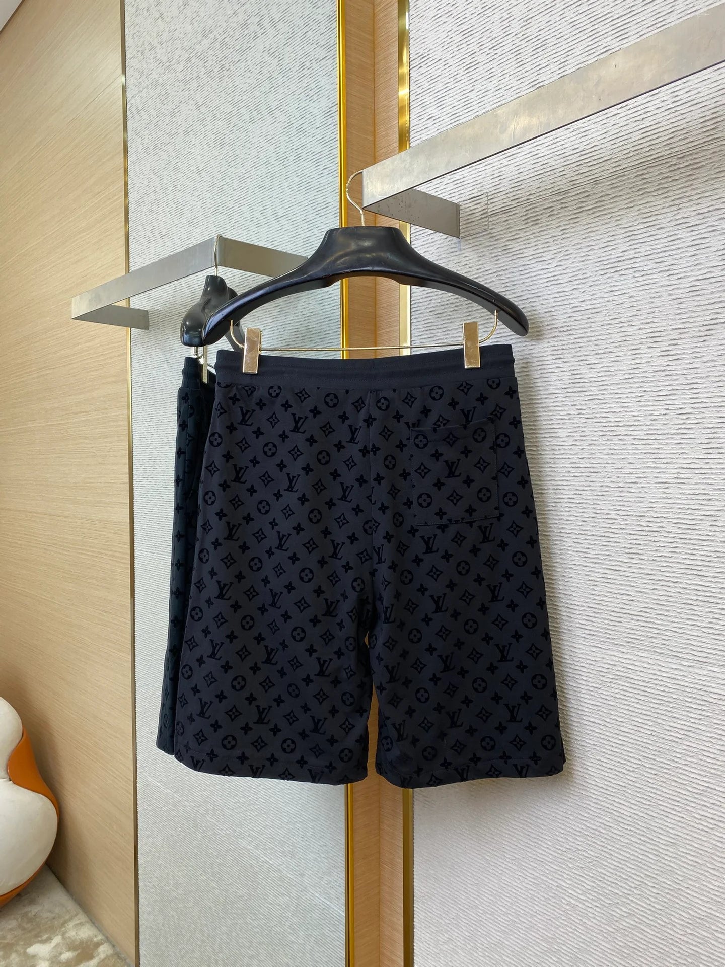 LV SHORTS