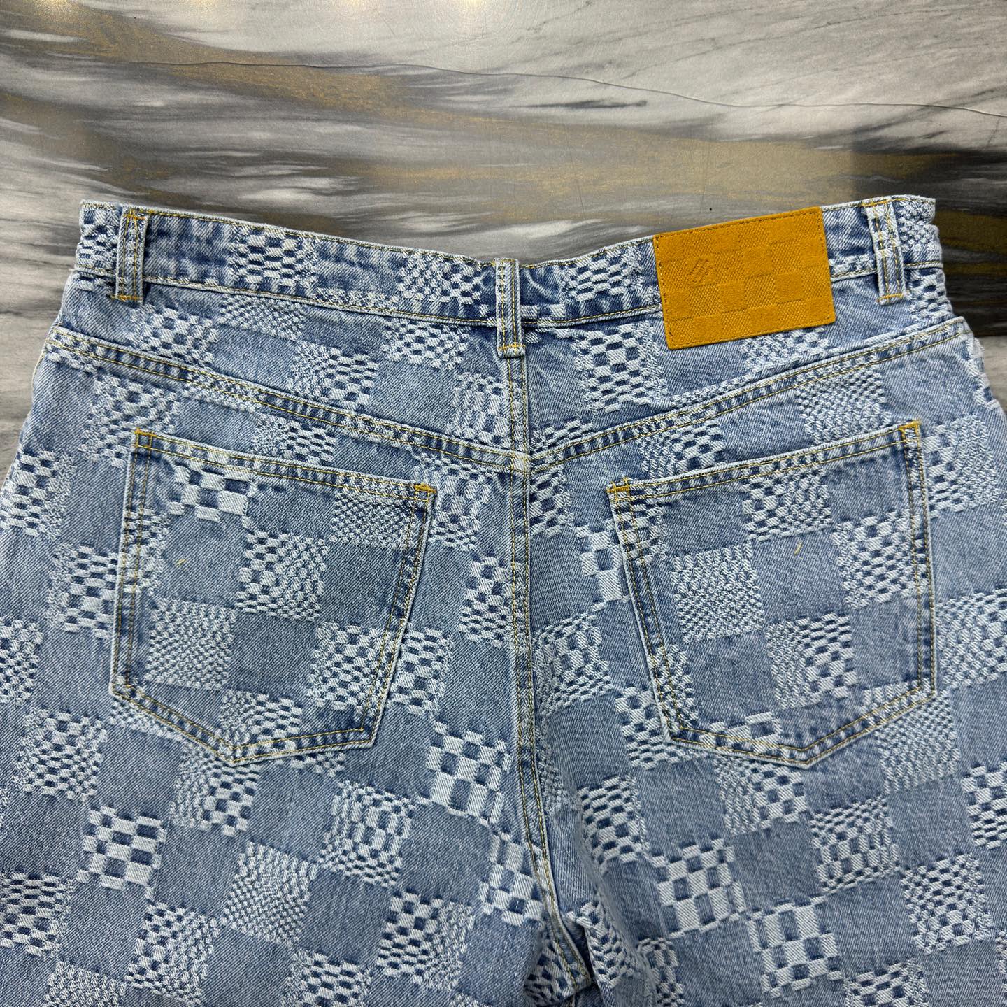 LV SHORTS