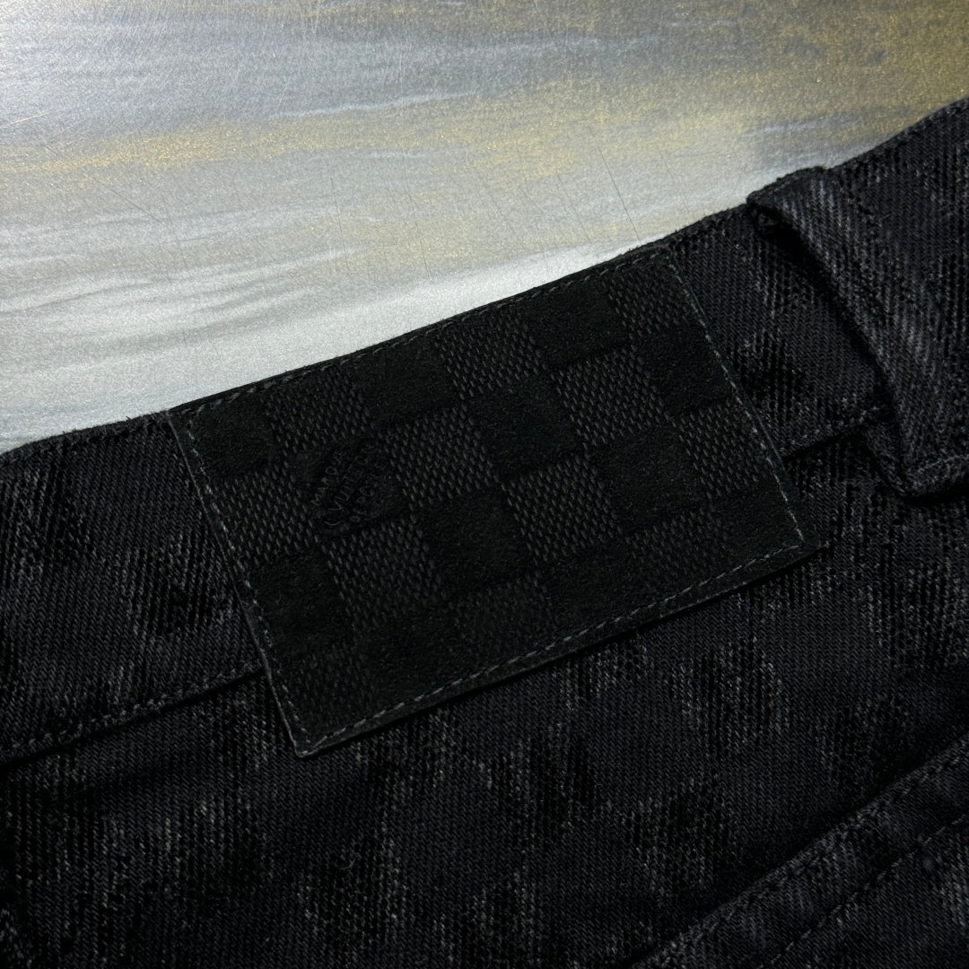 LV SHORTS
