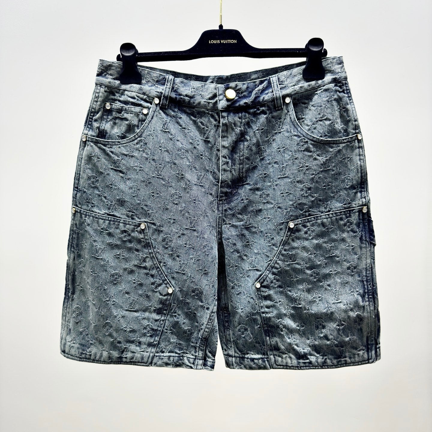 LV SHORTS