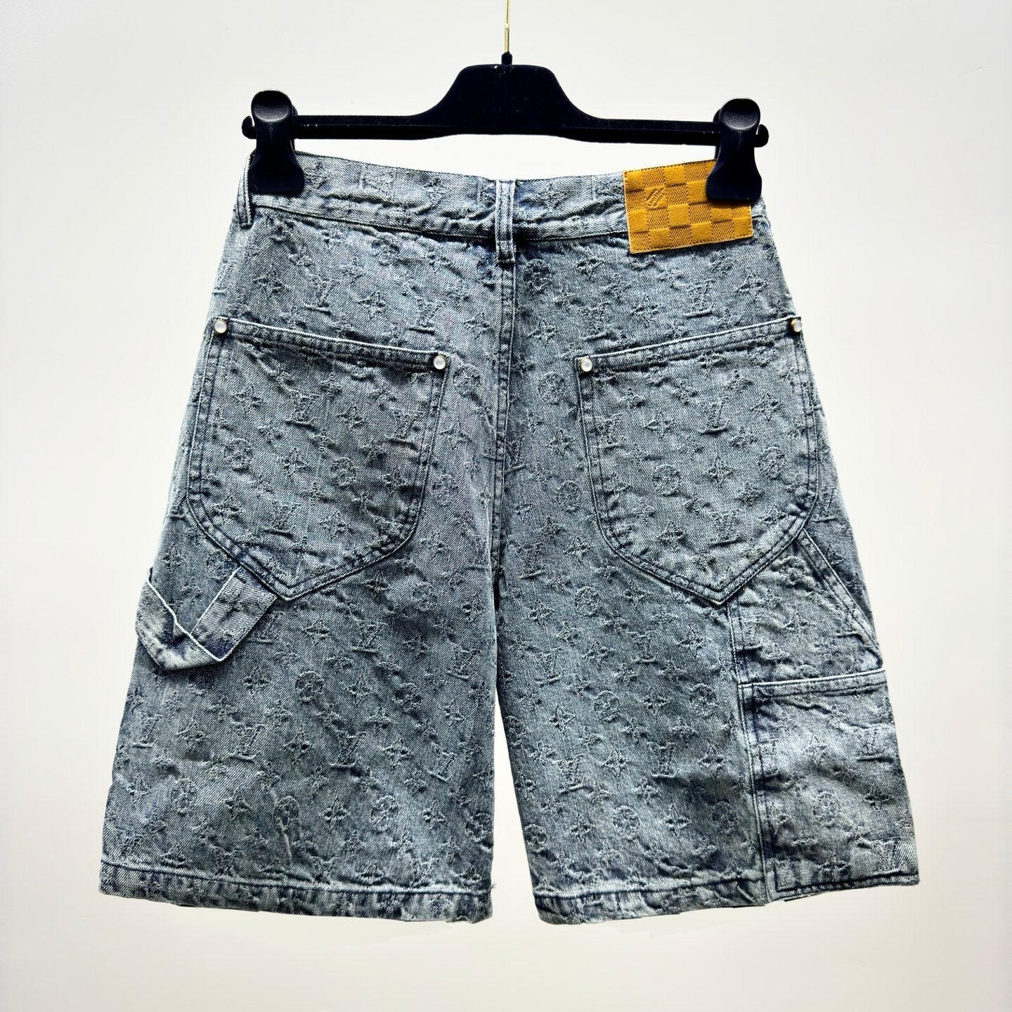 LV SHORTS