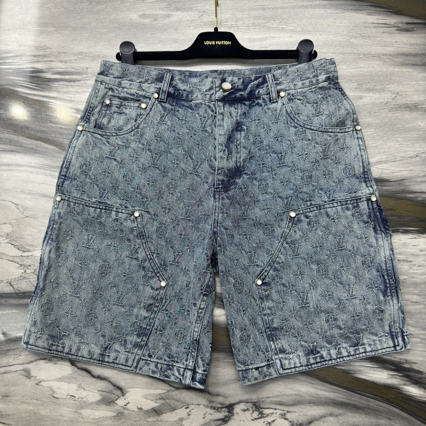 LV SHORTS