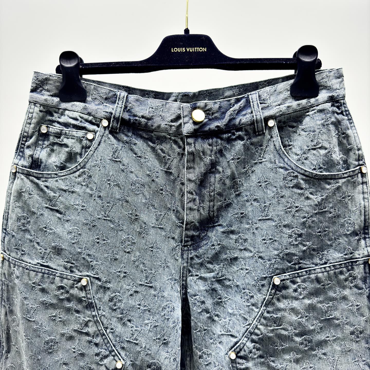 LV SHORTS