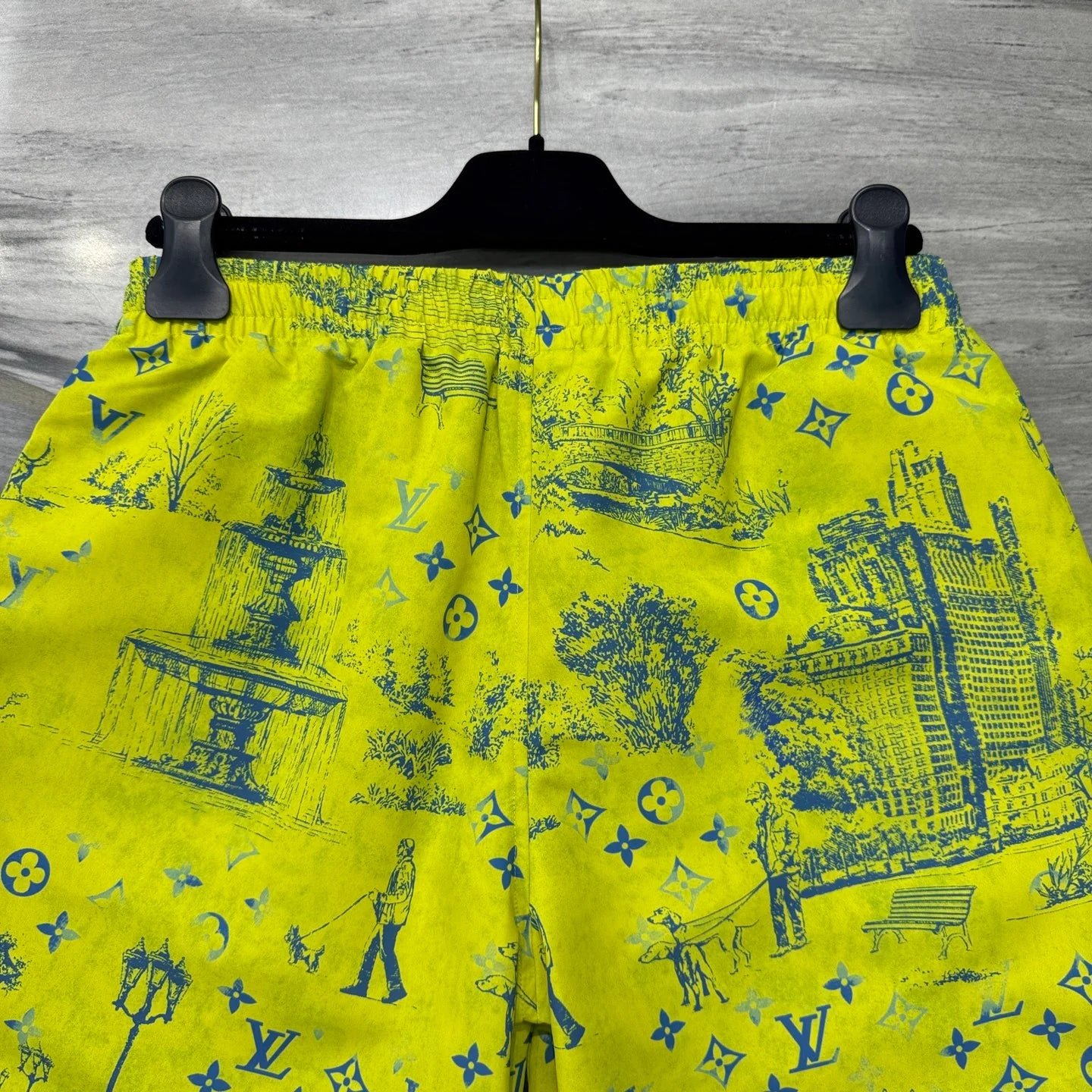 LV SHORTS