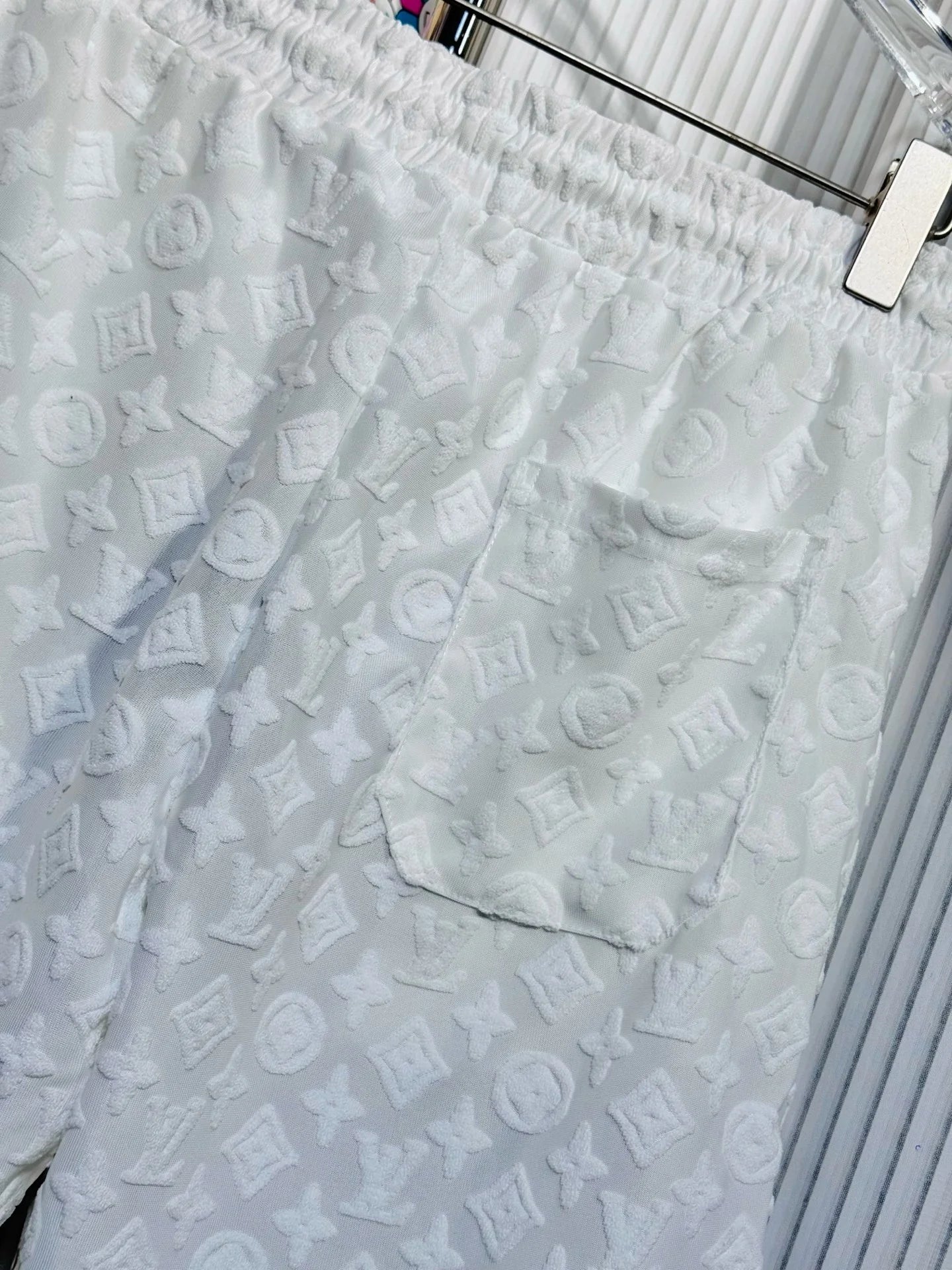 LV SHORTS