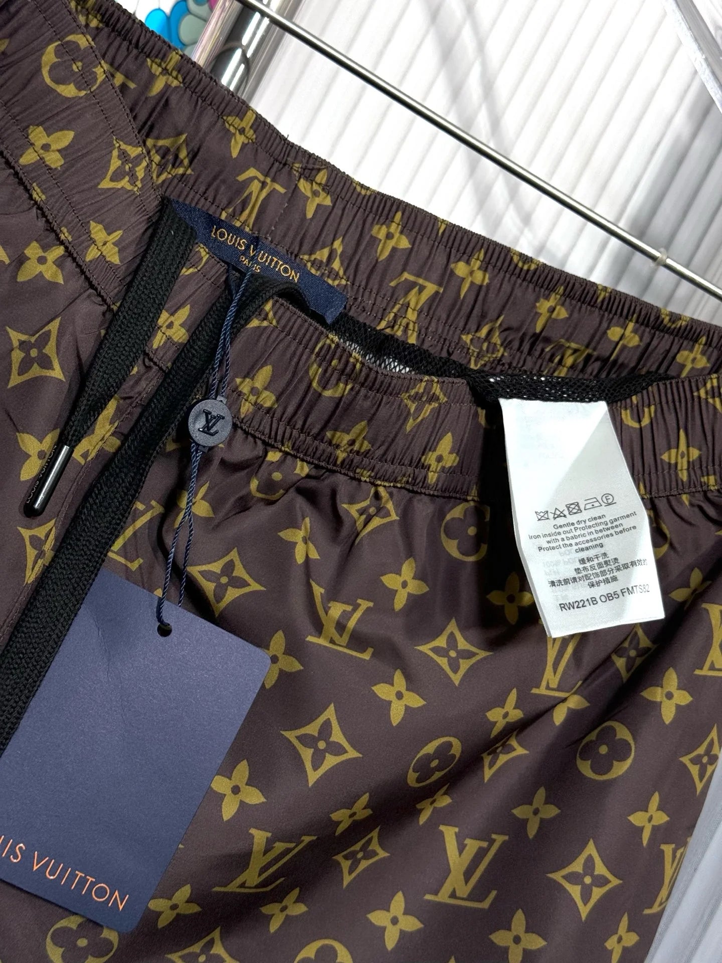 LV SHORTS