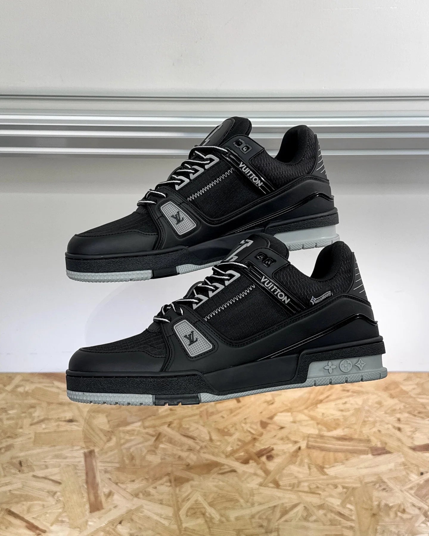 LV SNEAKER