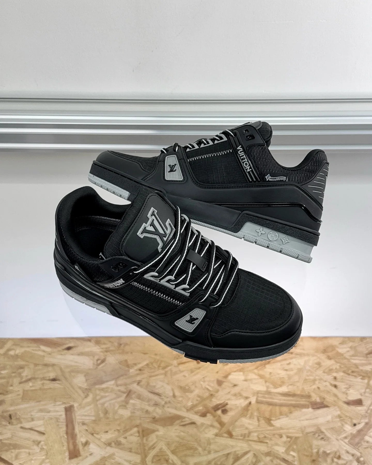 LV SNEAKER