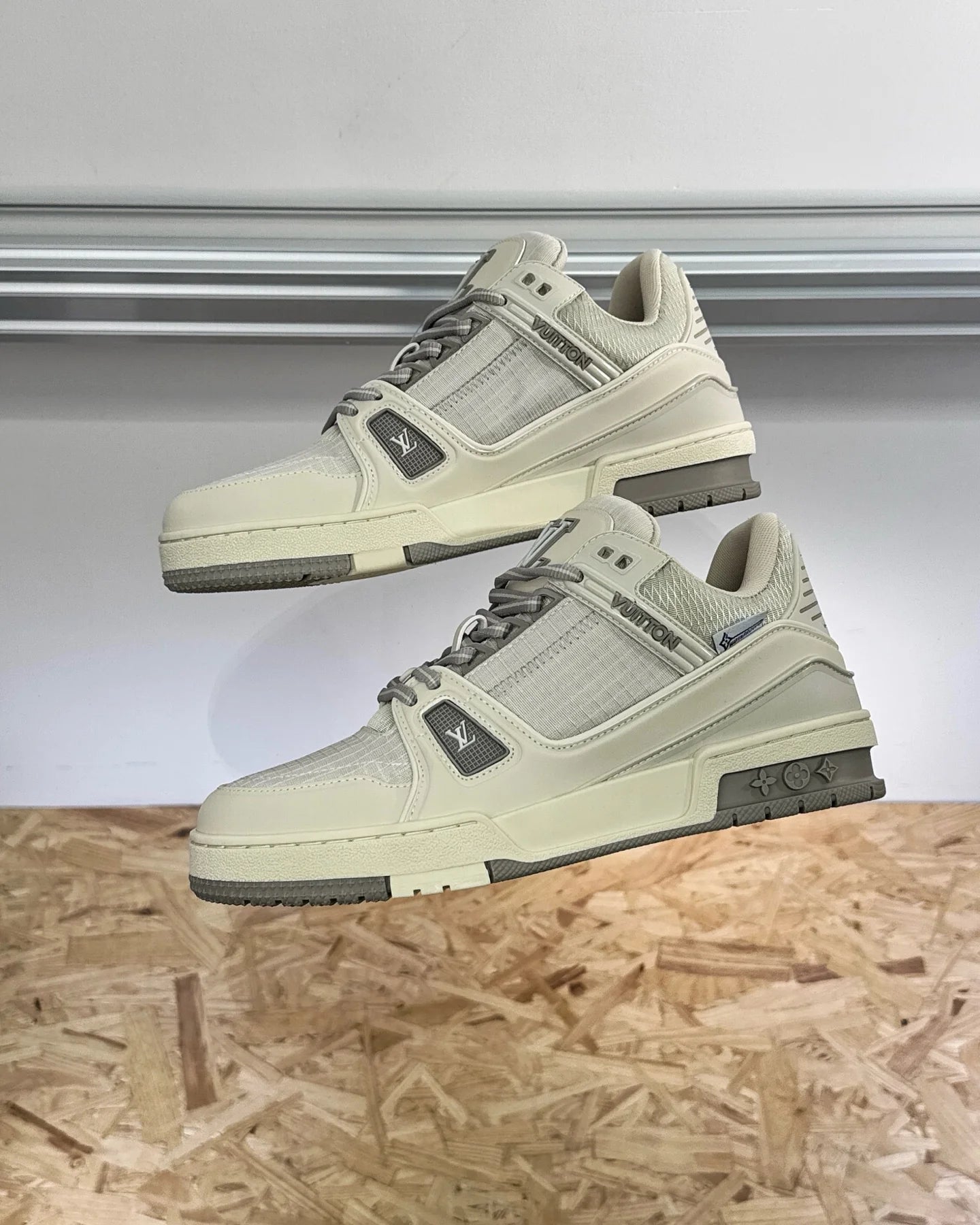 LV SNEAKER