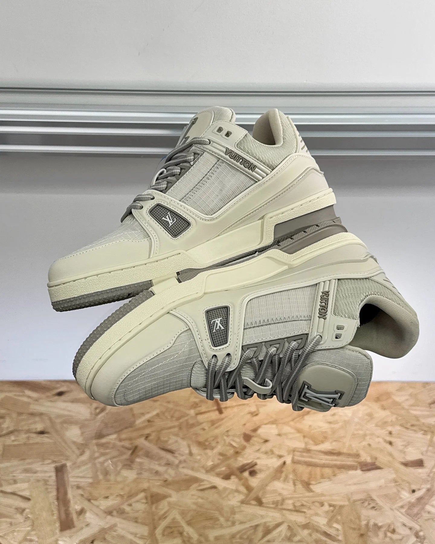 LV SNEAKER