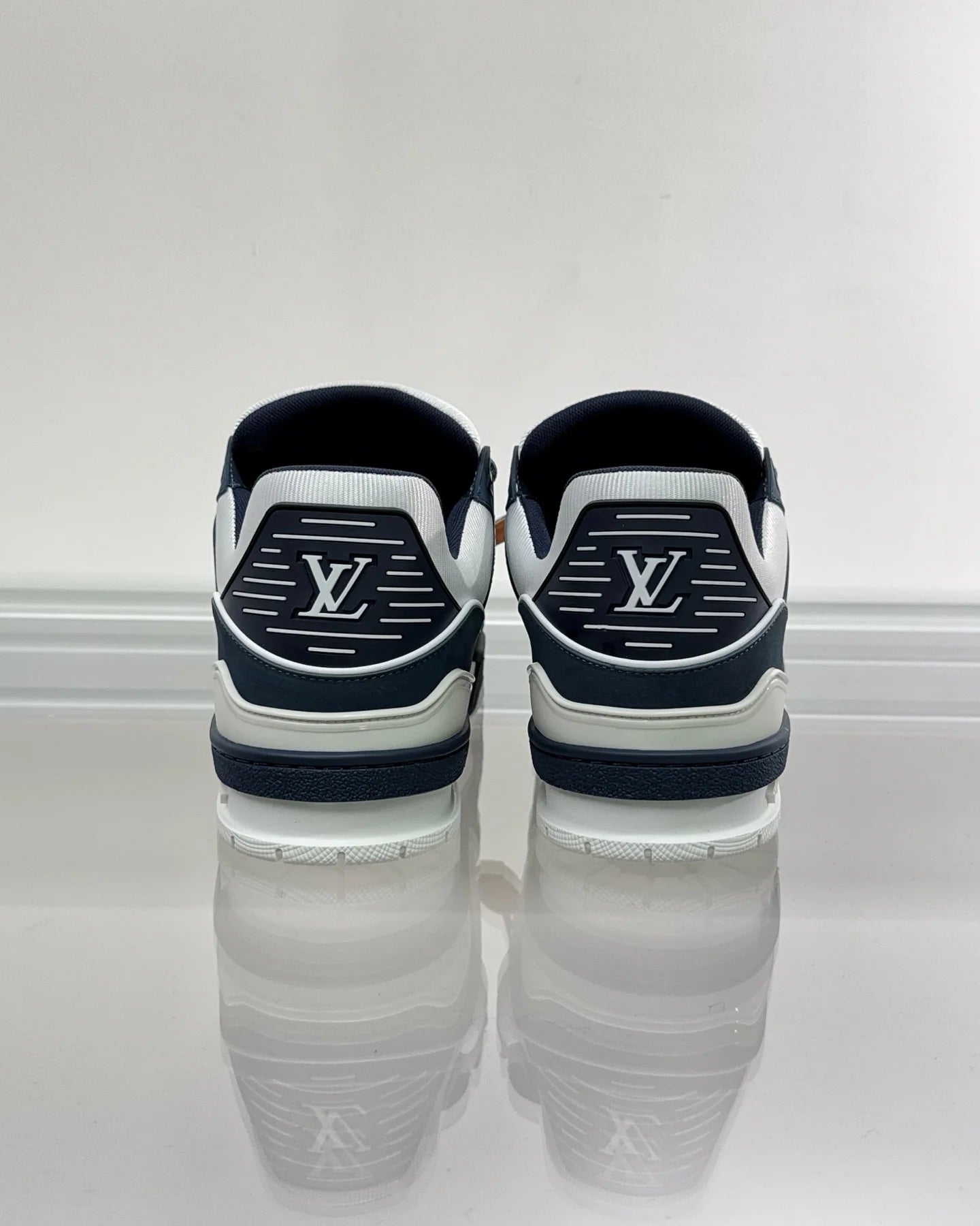 LV SNEAKER