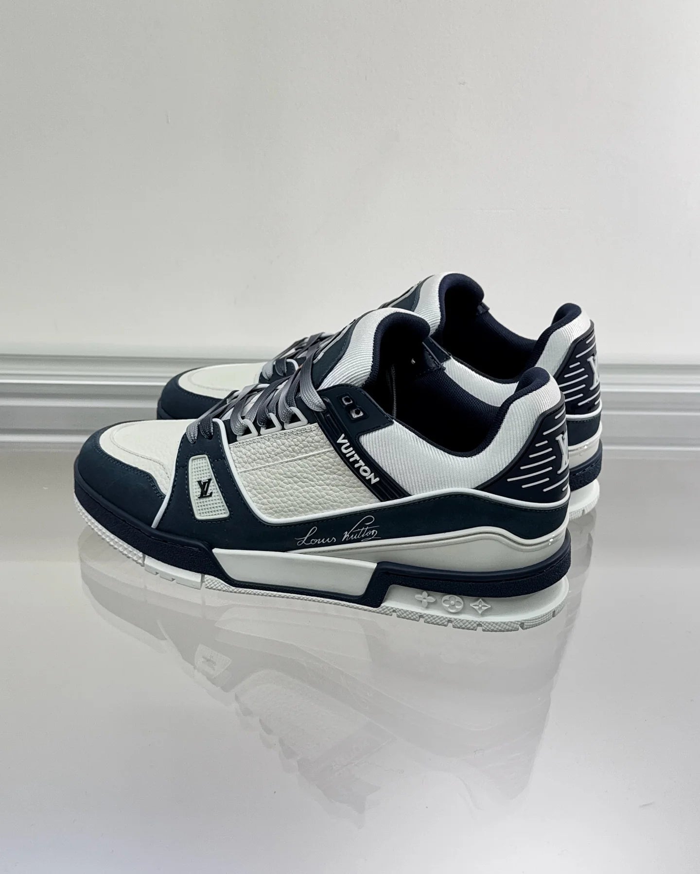 LV SNEAKER