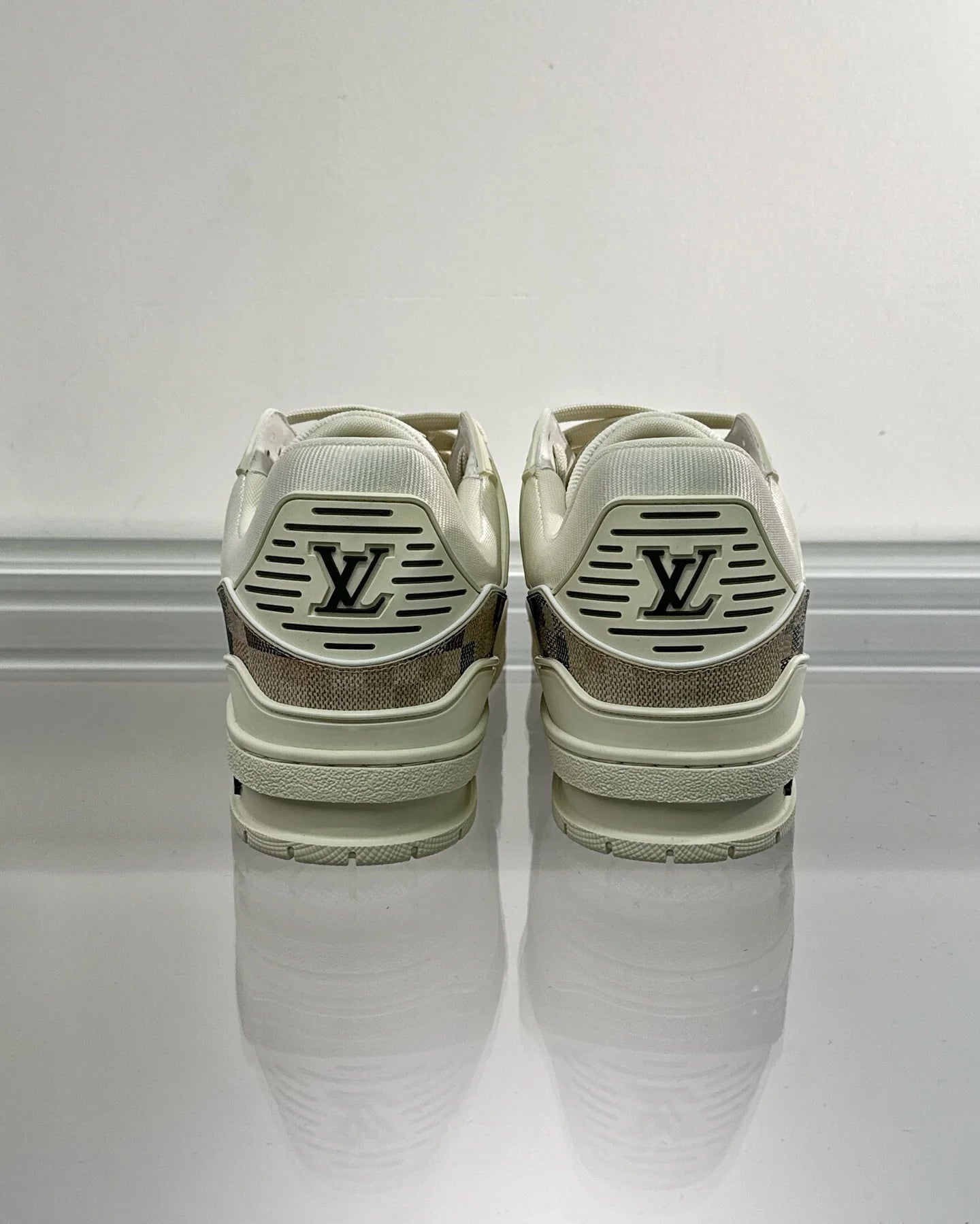 LV SNEAKER