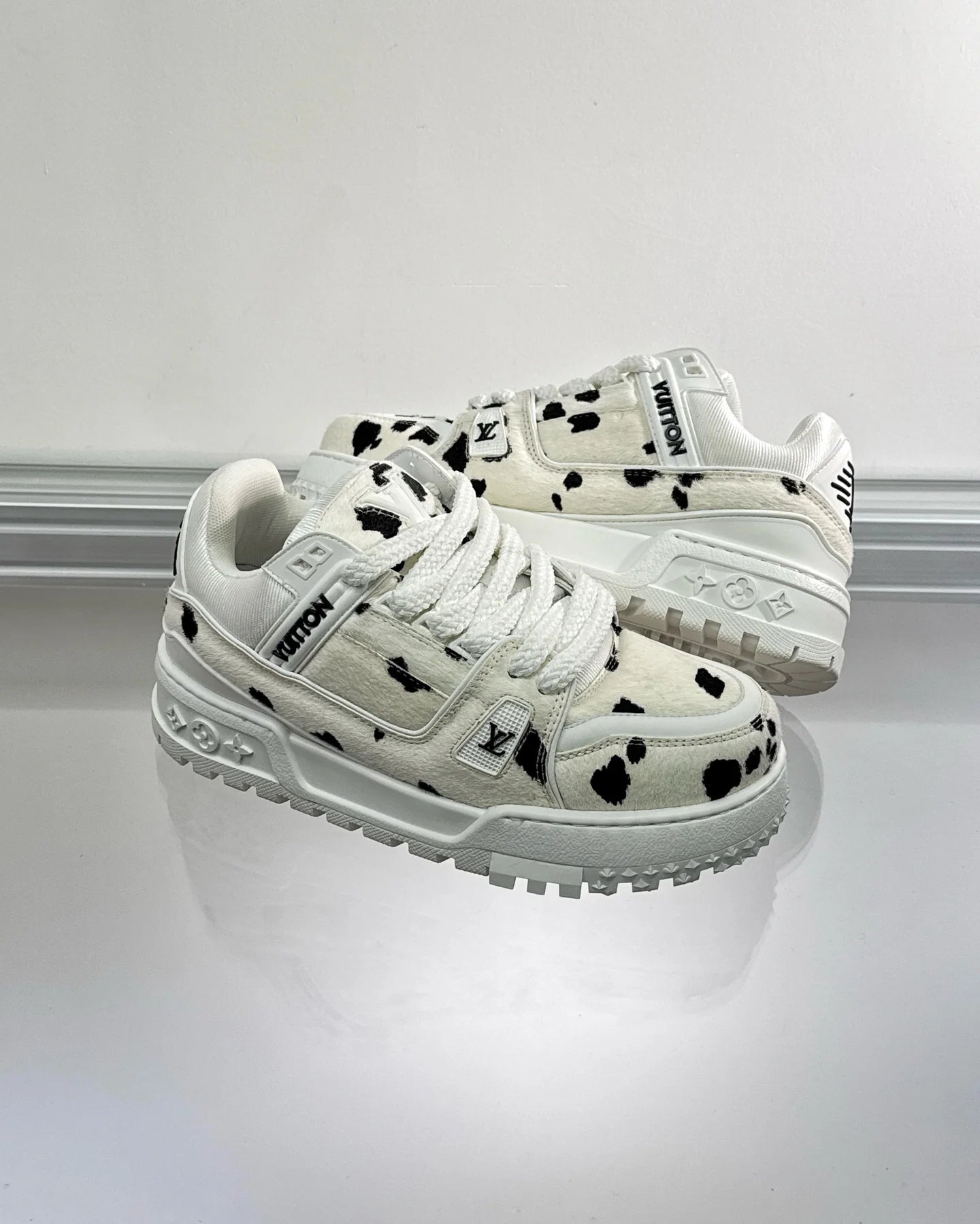 LV SNEAKER