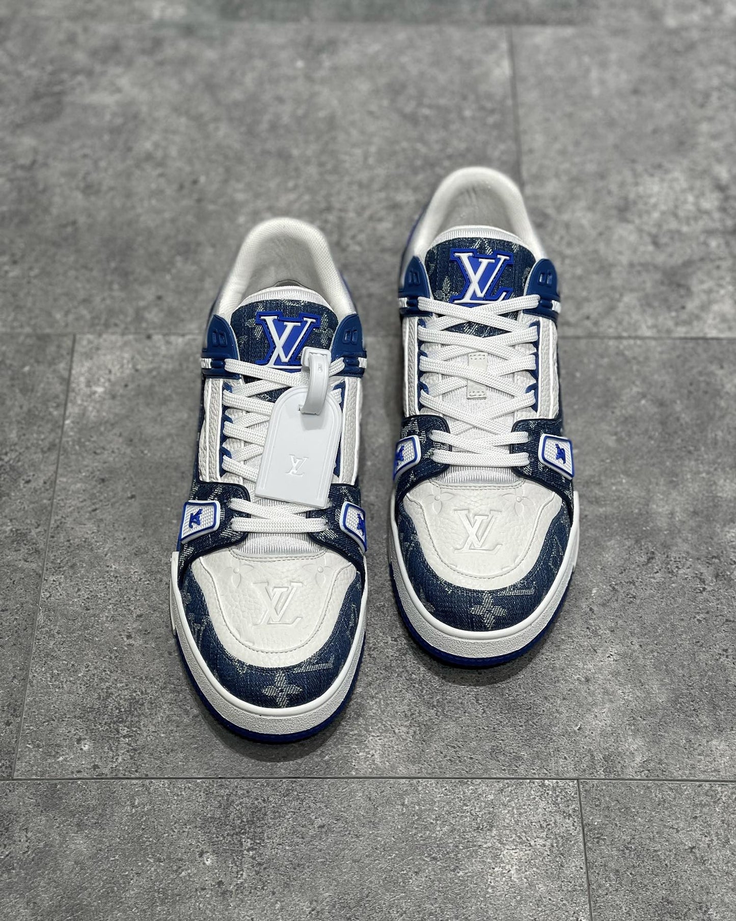 LV SNEAKER