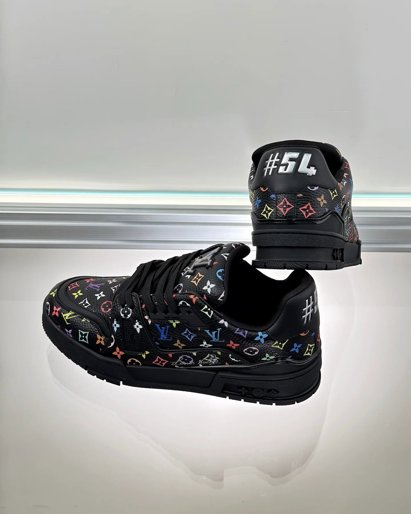 LV SNEAKER