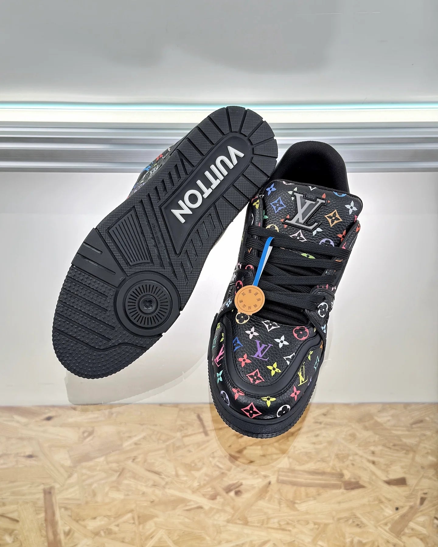 LV SNEAKER